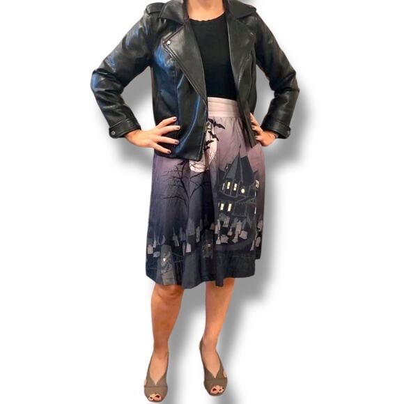ModCloth Haunted House Halloween Skirt M
Spooky Graveyard Cotton Lined Medium - Picture 2 of 15